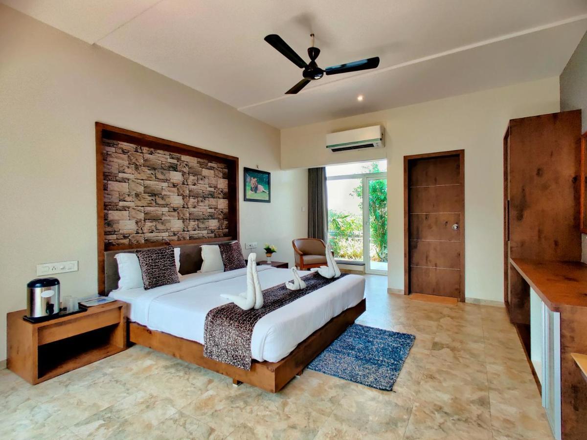 Lion Signature Family Resort Сасан Гир Екстериор снимка