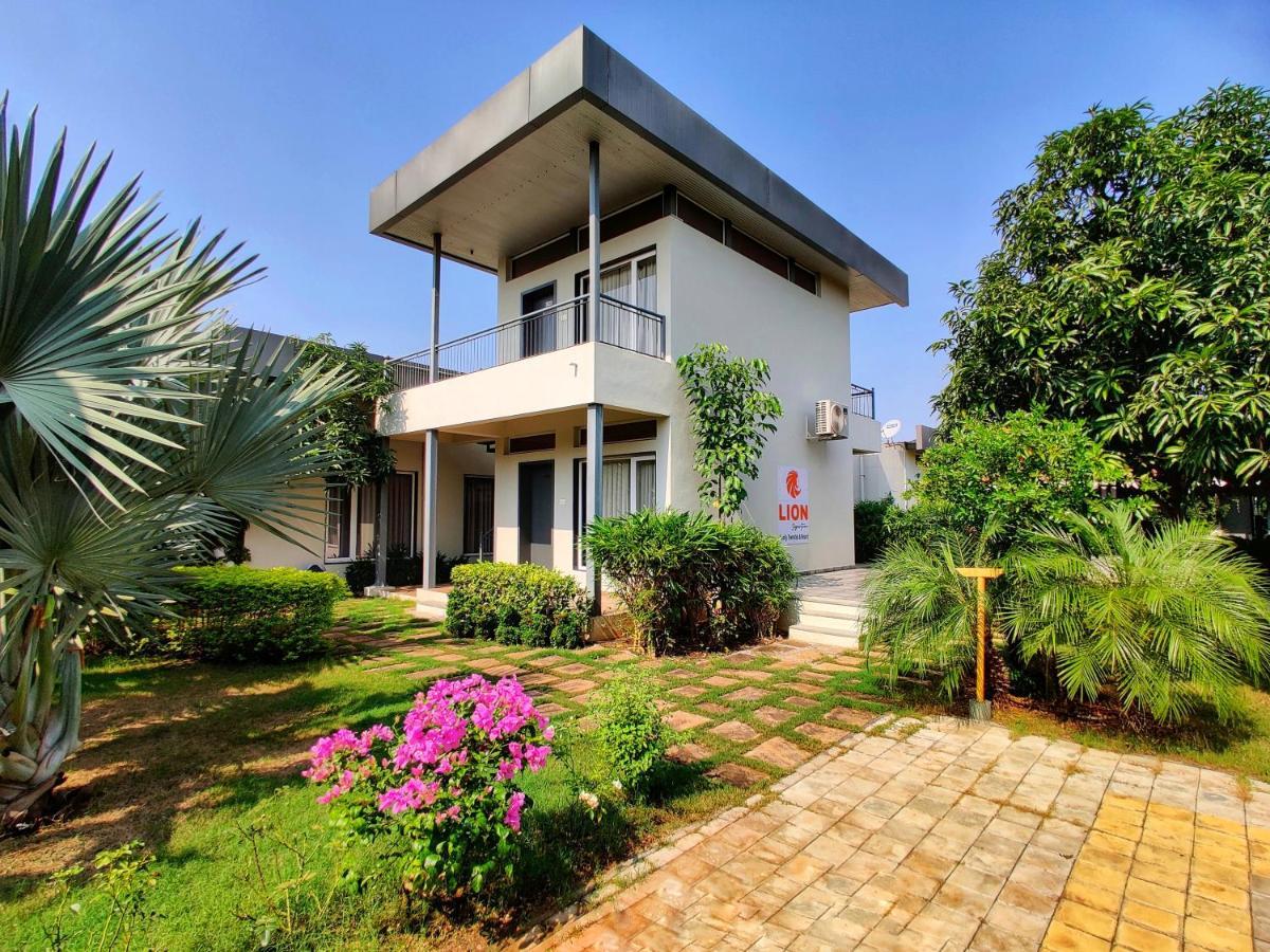 Lion Signature Family Resort Сасан Гир Екстериор снимка