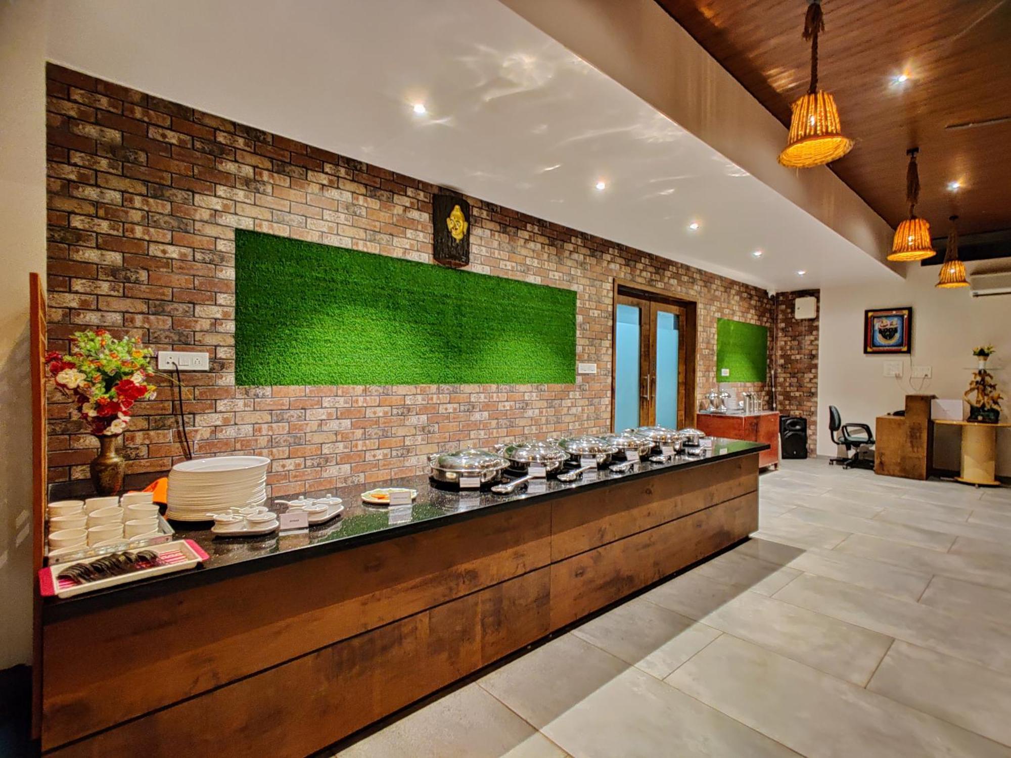 Lion Signature Family Resort Сасан Гир Екстериор снимка