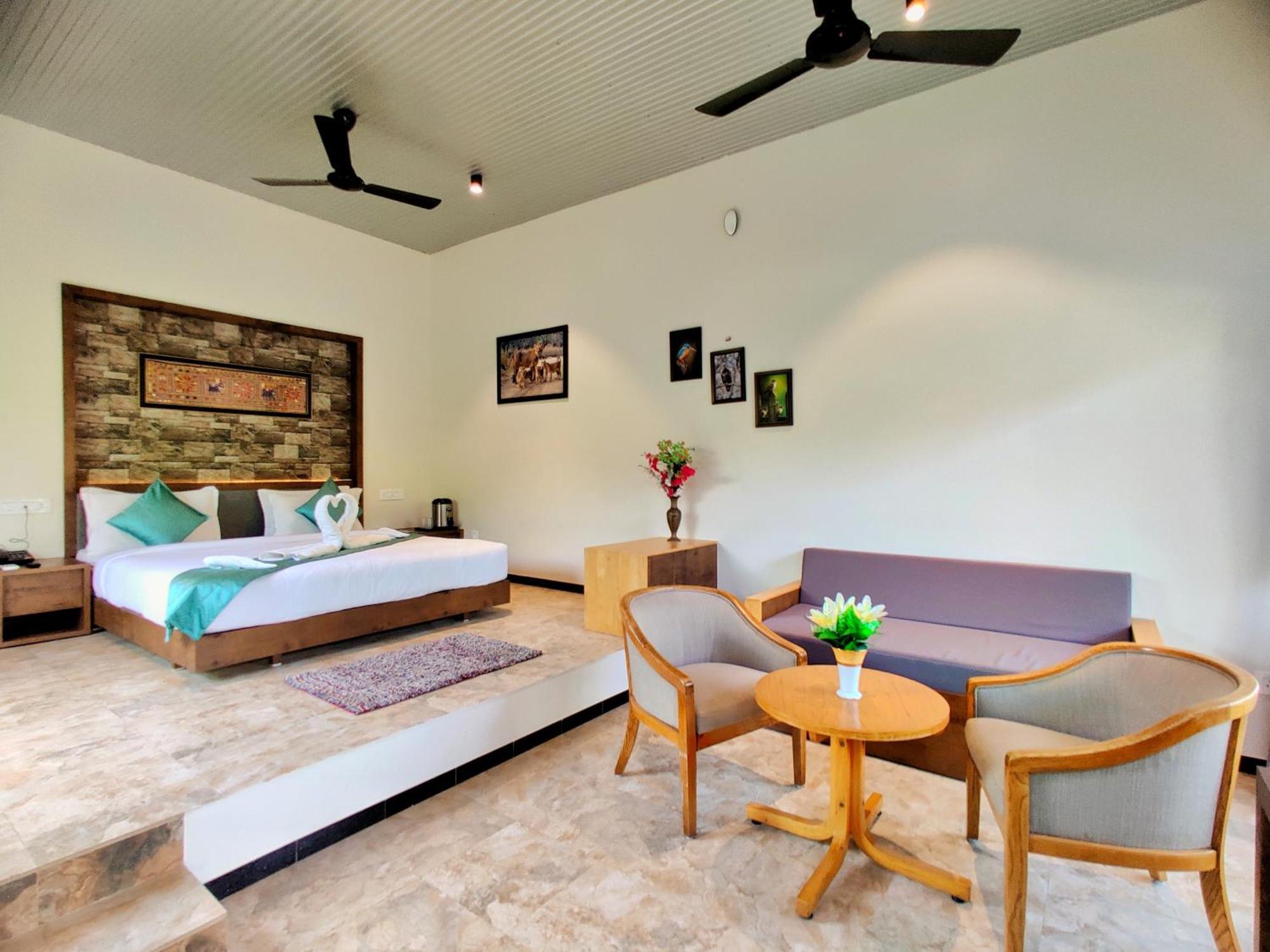 Lion Signature Family Resort Сасан Гир Екстериор снимка