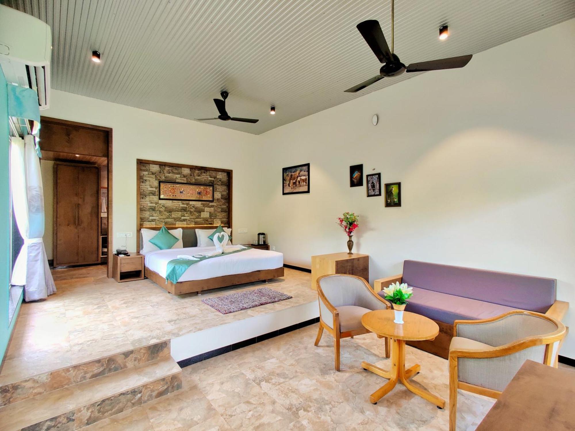Lion Signature Family Resort Сасан Гир Екстериор снимка