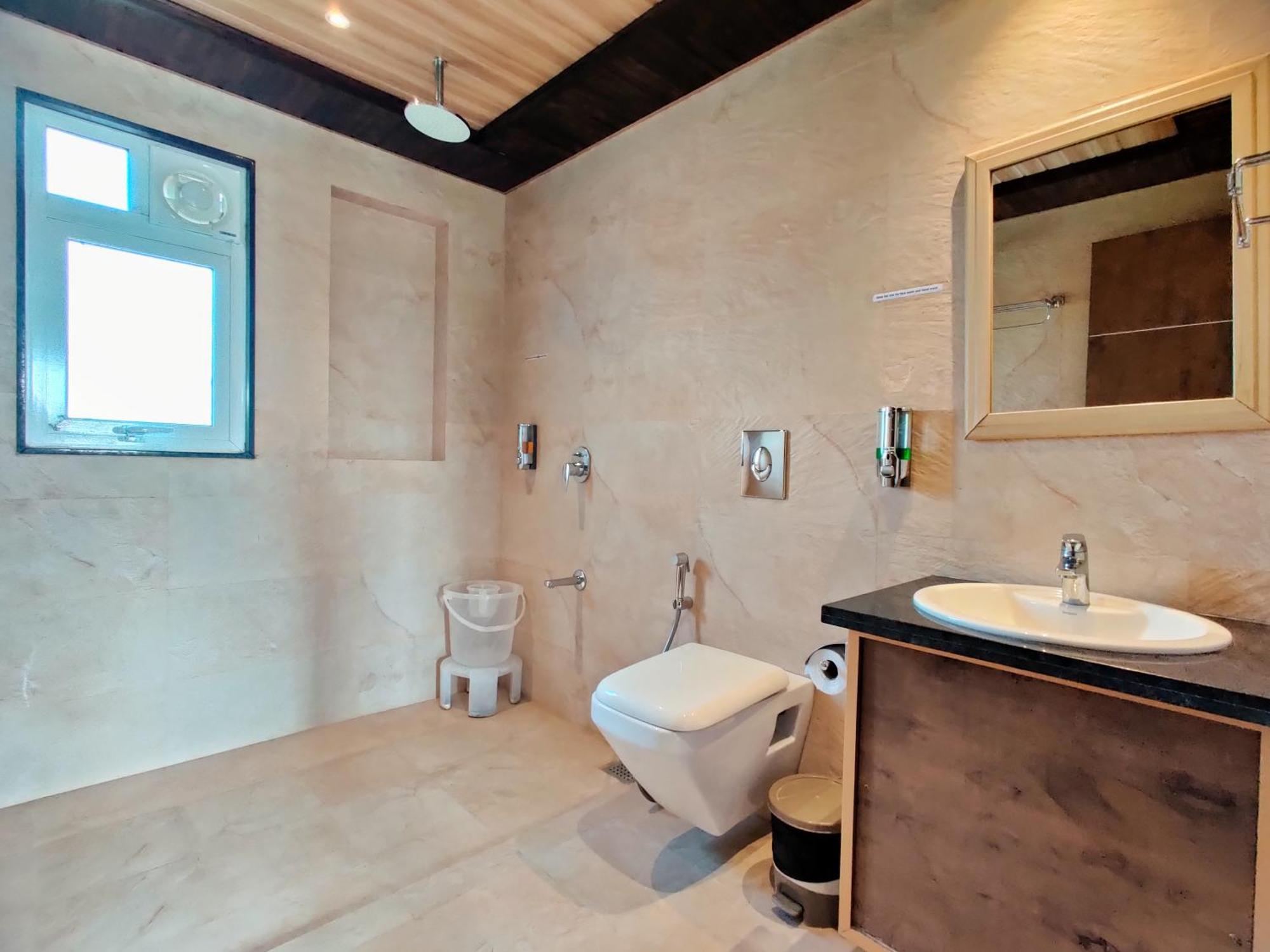 Lion Signature Family Resort Сасан Гир Екстериор снимка